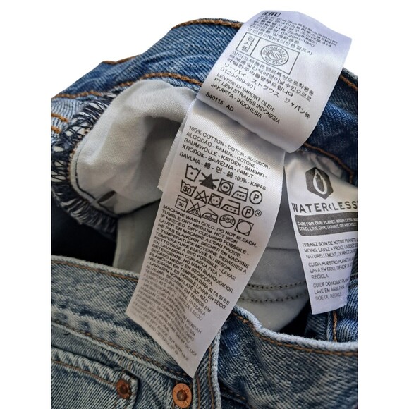 Levi's Women's Size 30 Wedgie Jeans Light Wash Raw Hem High Rise Button Fly - Picture 8 of 13